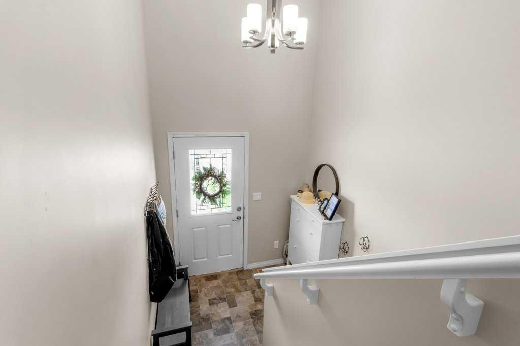 125 Henderson Crescent, Penhold, AB - Indoor
