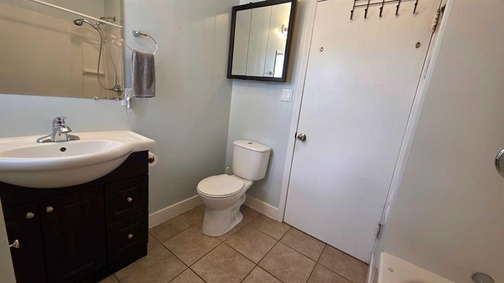 5105 Windsor Avenue, Coronation, AB - Indoor Photo Showing Bathroom