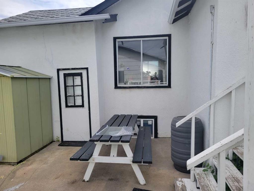5105 Windsor Avenue, Coronation, AB - Outdoor With Exterior