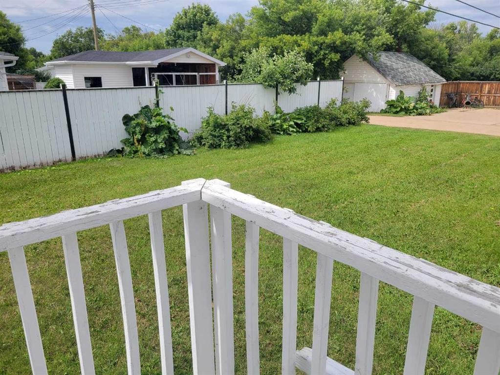 5105 Windsor Avenue, Coronation, AB - Outdoor