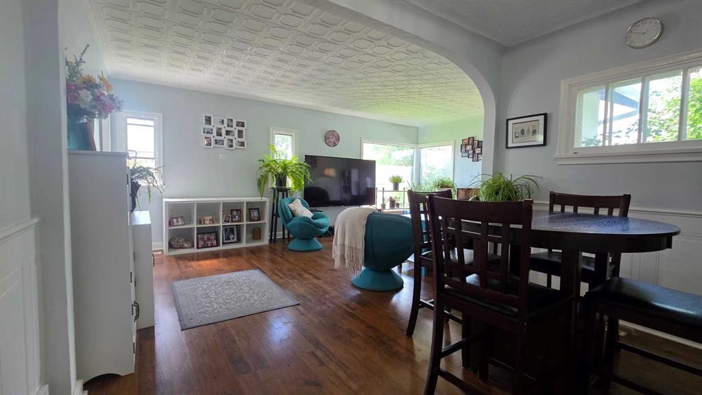 5105 Windsor Avenue, Coronation, AB - Indoor Photo Showing Dining Room