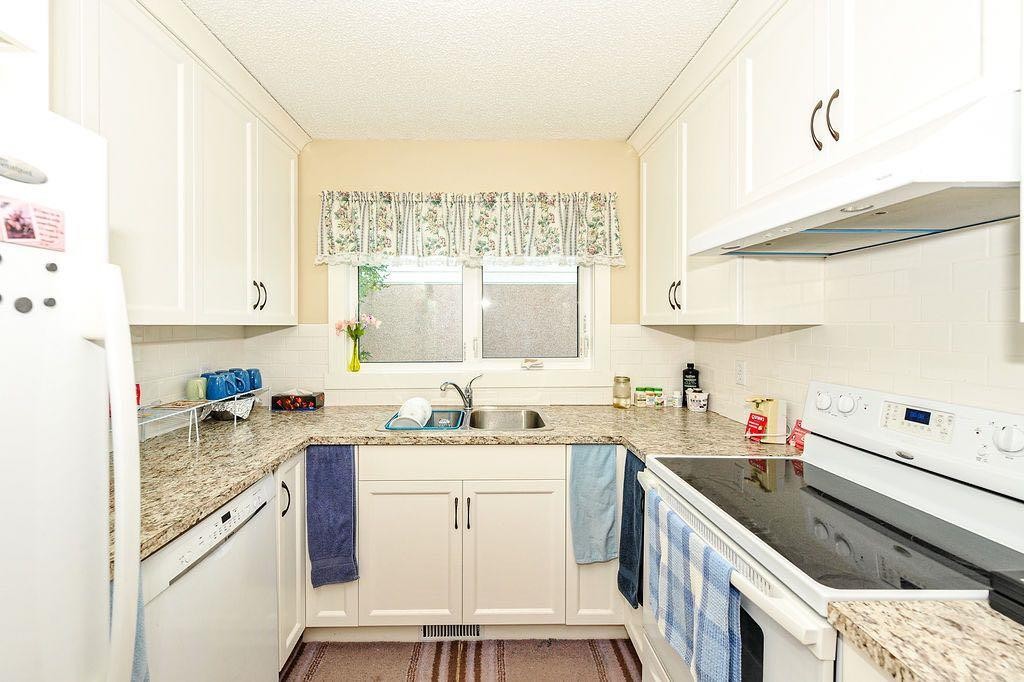 4310A 65 Street, Camrose, AB - Indoor Photo Showing Kitchen