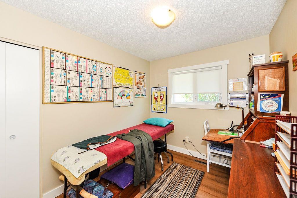 4310A 65 Street, Camrose, AB - Indoor