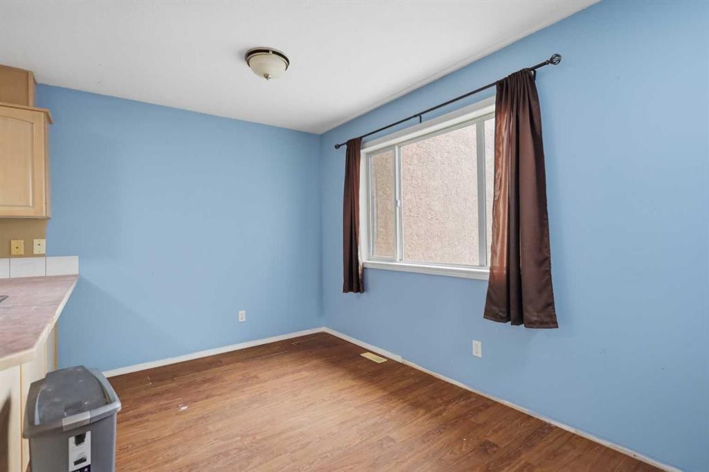 4808 Landsdown Avenue, Blackfalds, AB - Indoor Photo Showing Other Room