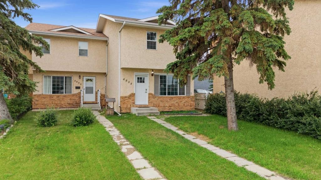 4808 Landsdown Avenue, Blackfalds, AB - Outdoor With Facade