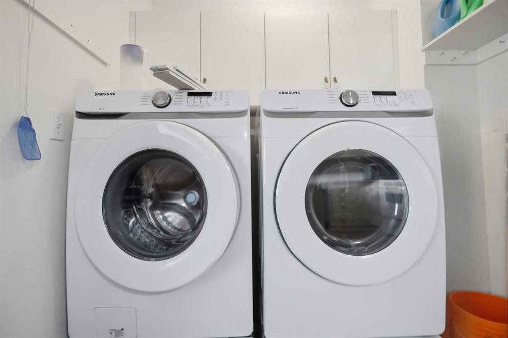 4808 Landsdown Avenue, Blackfalds, AB - Indoor Photo Showing Laundry Room