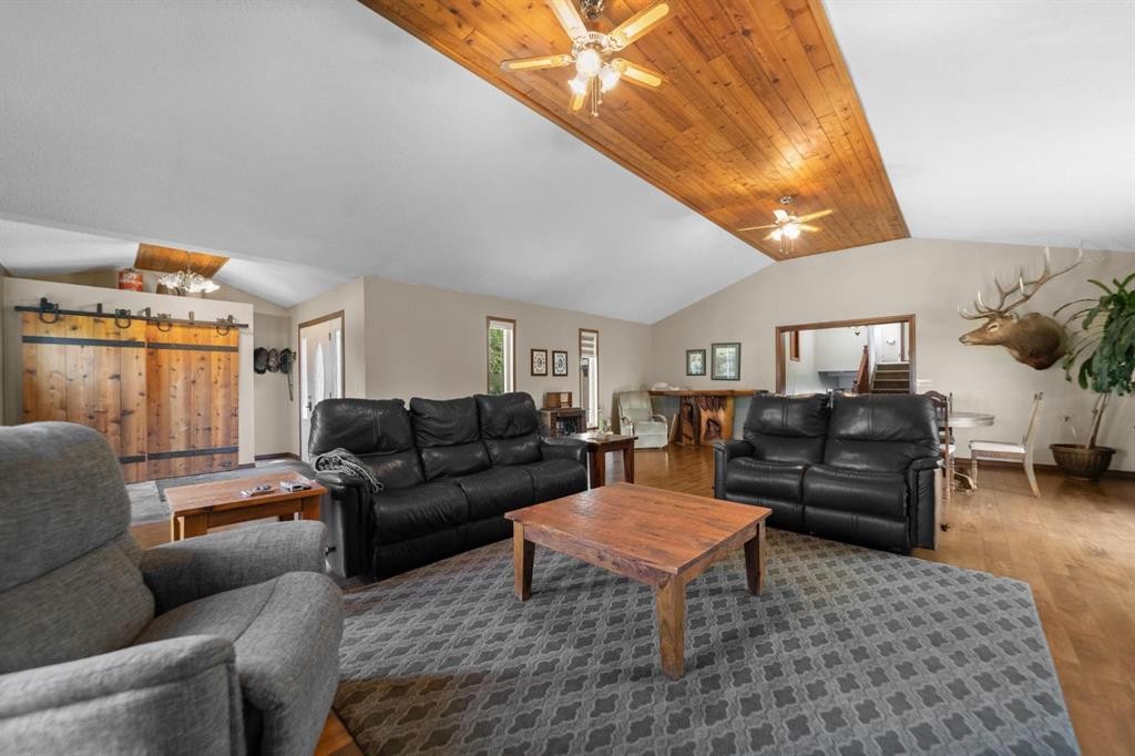 48075-Range Road 194 Range, Rural Camrose County, AB - Indoor Photo Showing Living Room
