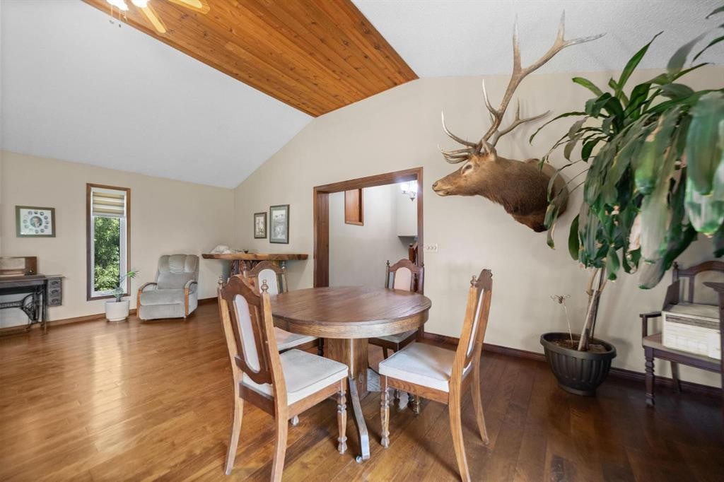 48075-Range Road 194 Range, Rural Camrose County, AB - Indoor Photo Showing Dining Room