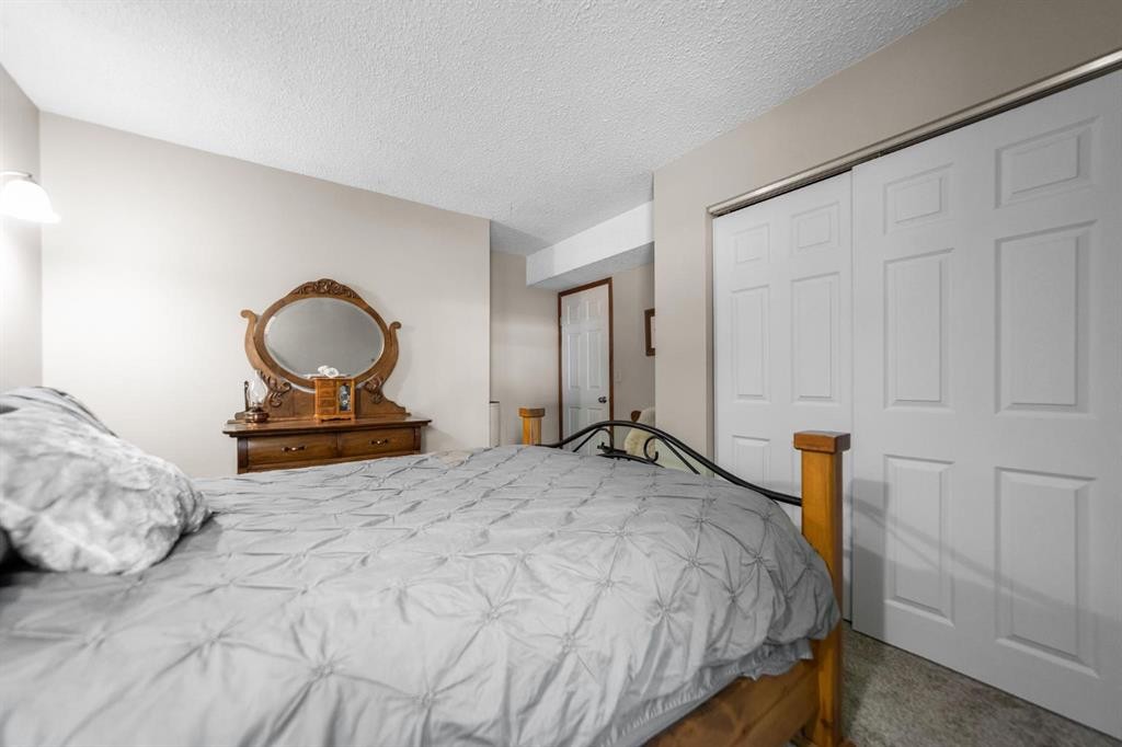 48075-Range Road 194 Range, Rural Camrose County, AB - Indoor Photo Showing Bedroom