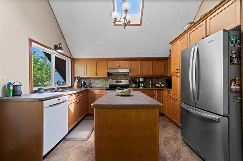 48075-Range Road 194 Range, Rural Camrose County, AB - Indoor Photo Showing Kitchen
