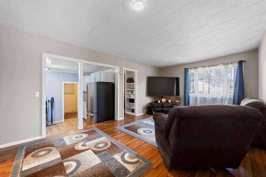 4704 50 Avenue, Killam, AB - Indoor Photo Showing Other Room