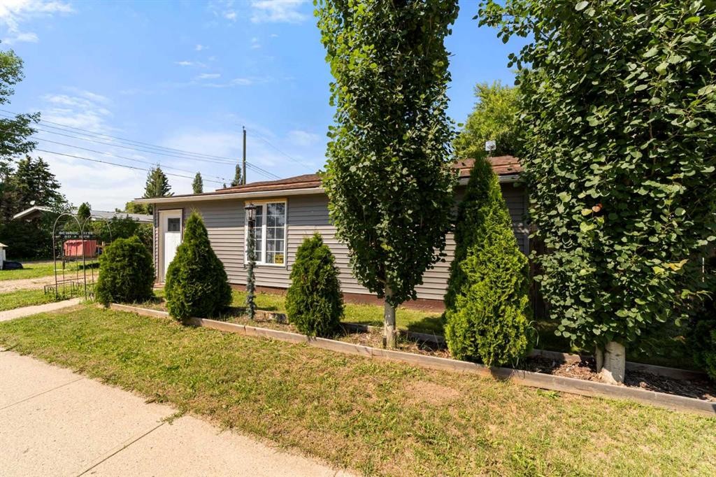 4704 50 Avenue, Killam, AB - Outdoor