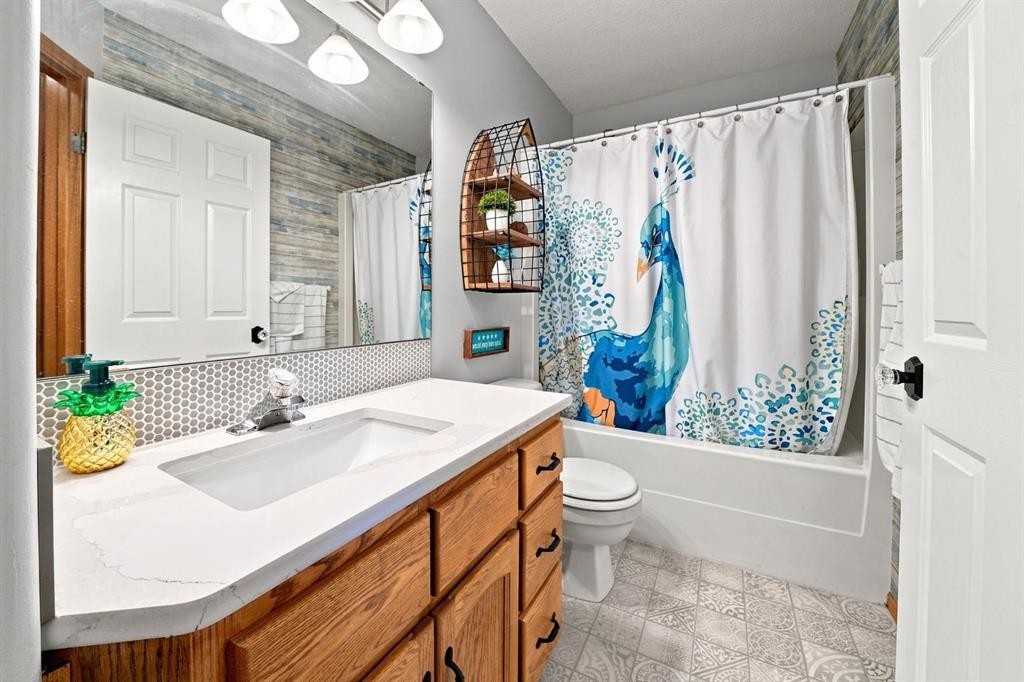 155 Lampard Crescent, Red Deer, AB - Indoor Photo Showing Bathroom