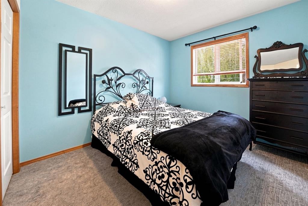 155 Lampard Crescent, Red Deer, AB - Indoor Photo Showing Bedroom