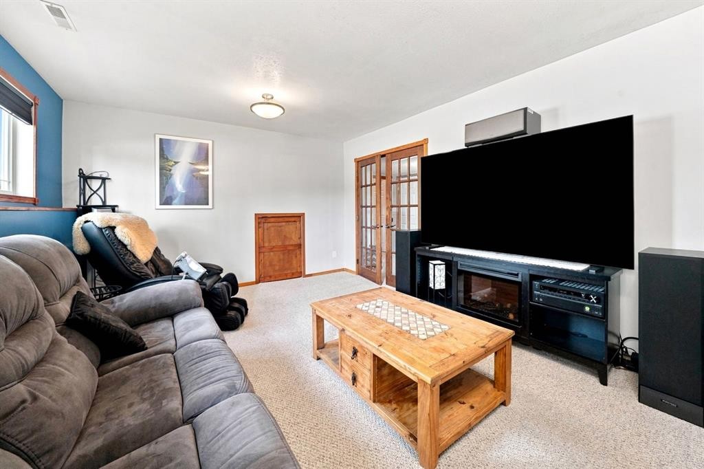 155 Lampard Crescent, Red Deer, AB - Indoor Photo Showing Living Room