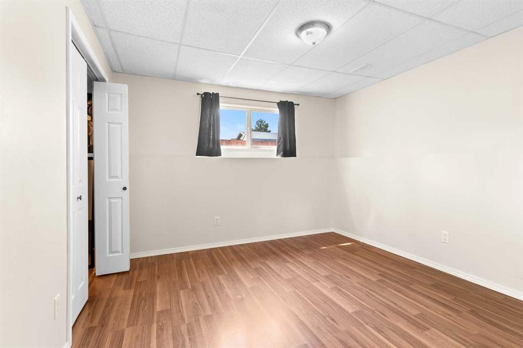 5 Mccullough Crescent, Red Deer, AB - Indoor Photo Showing Other Room