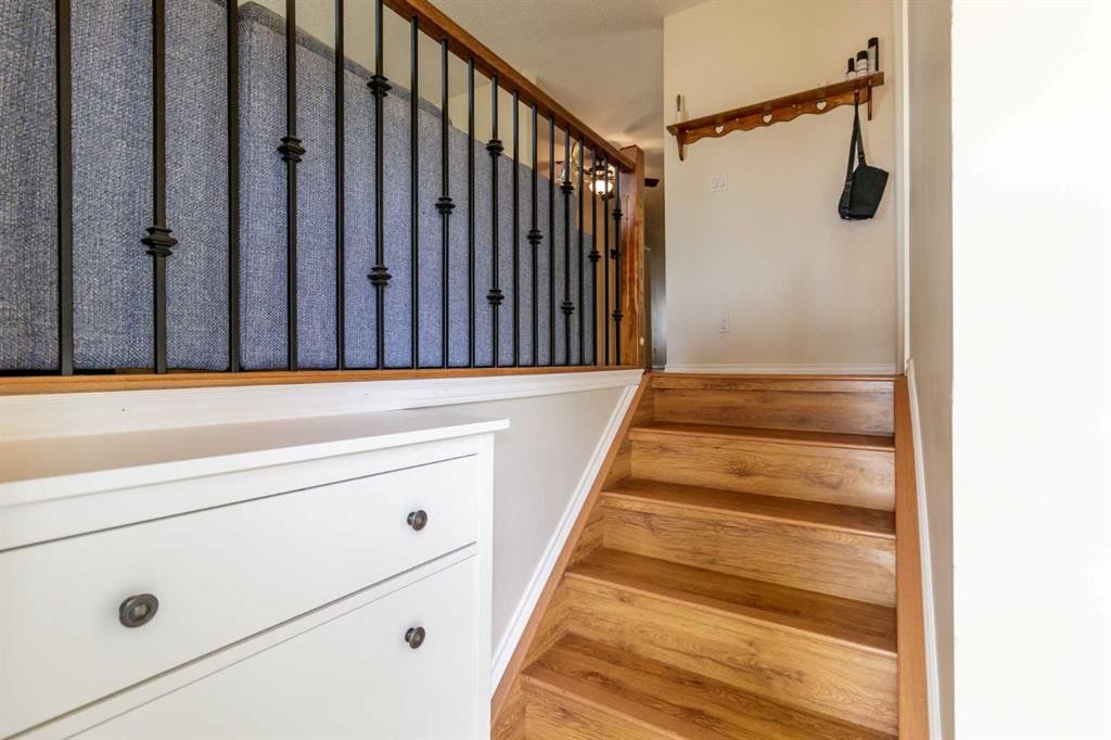 5 Mccullough Crescent, Red Deer, AB - Indoor Photo Showing Other Room