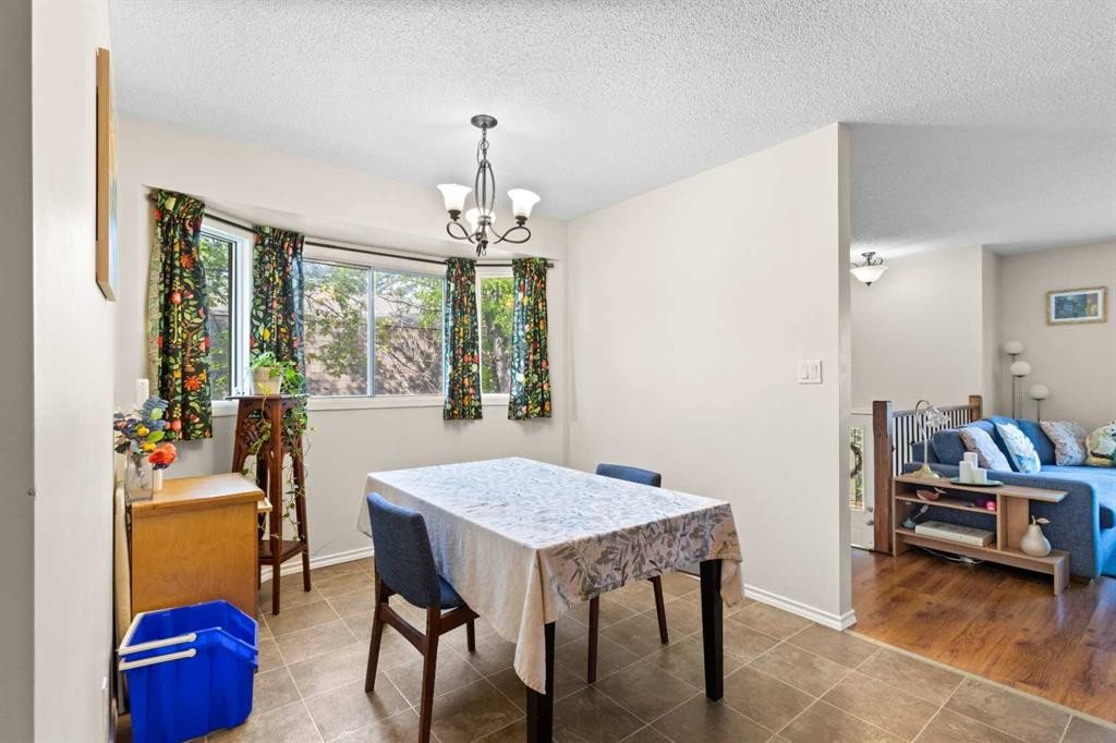 5 Mccullough Crescent, Red Deer, AB - Indoor Photo Showing Dining Room