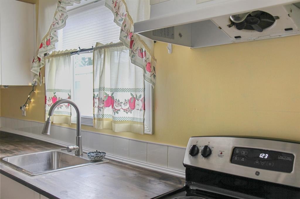 5213 49 Street, Daysland, AB