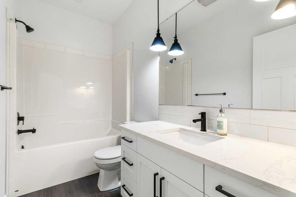 3902 46 Street, Red Deer, AB - Indoor Photo Showing Bathroom