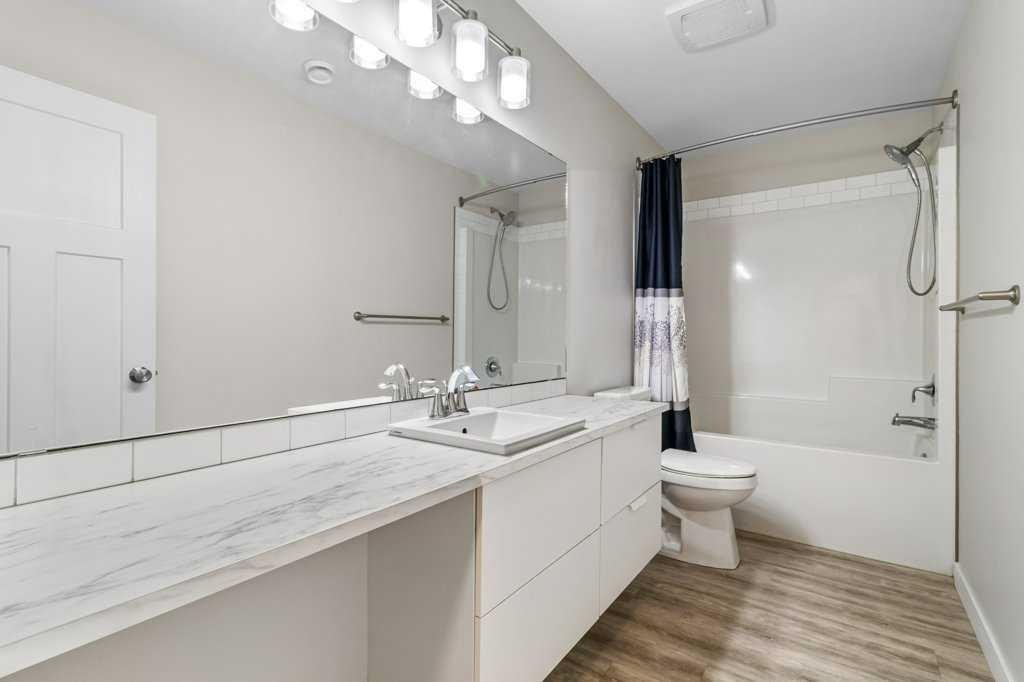 3902 46 Street, Red Deer, AB - Indoor Photo Showing Bathroom