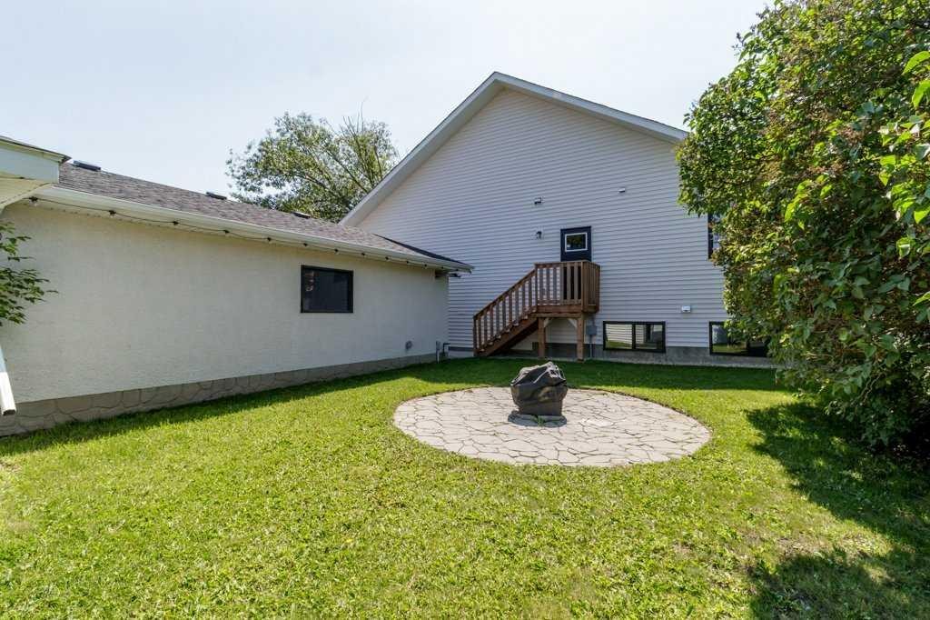 3902 46 Street, Red Deer, AB - Outdoor