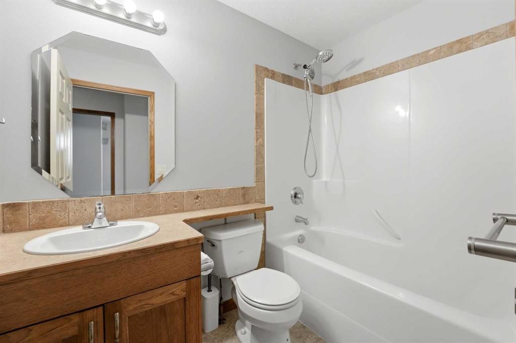 422045 Range Road 10, Rural Ponoka County, AB - Indoor Photo Showing Bathroom