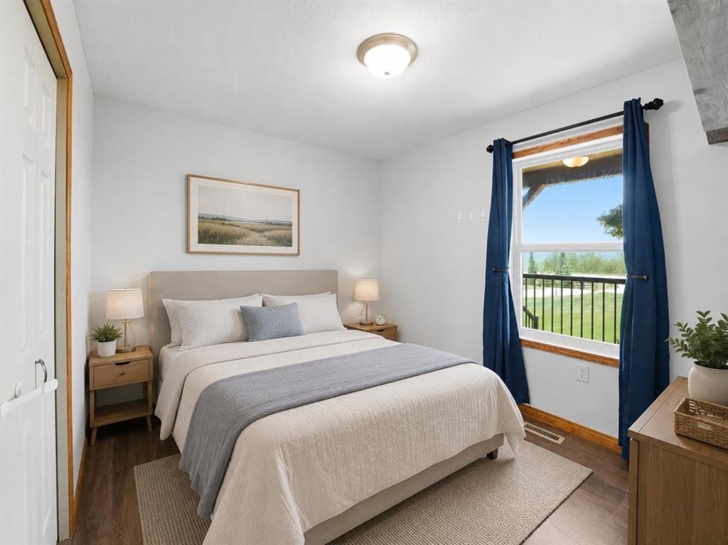 422045 Range Road 10, Rural Ponoka County, AB - Indoor Photo Showing Bedroom