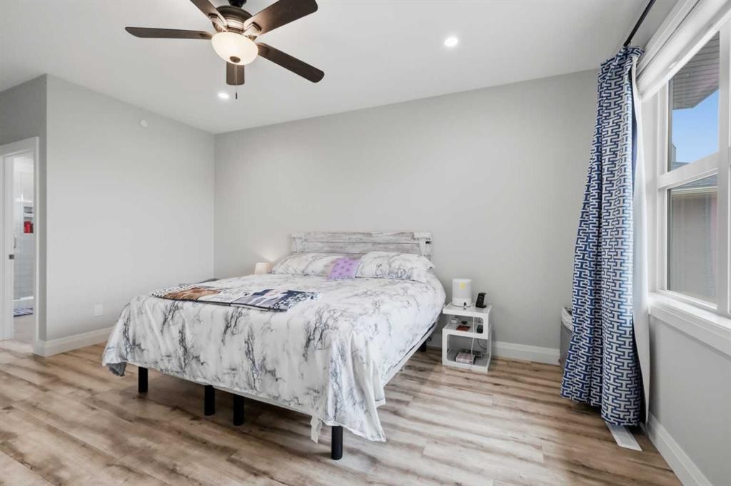 1 Meadow Close, Lacombe, AB - Indoor Photo Showing Bedroom