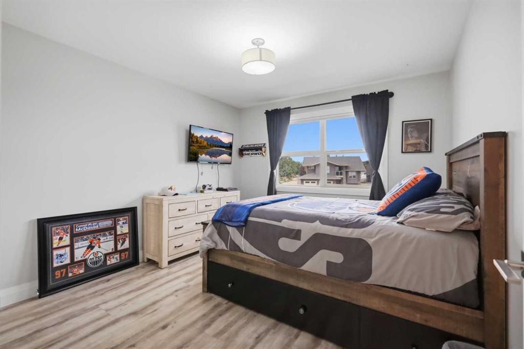 1 Meadow Close, Lacombe, AB - Indoor Photo Showing Bedroom
