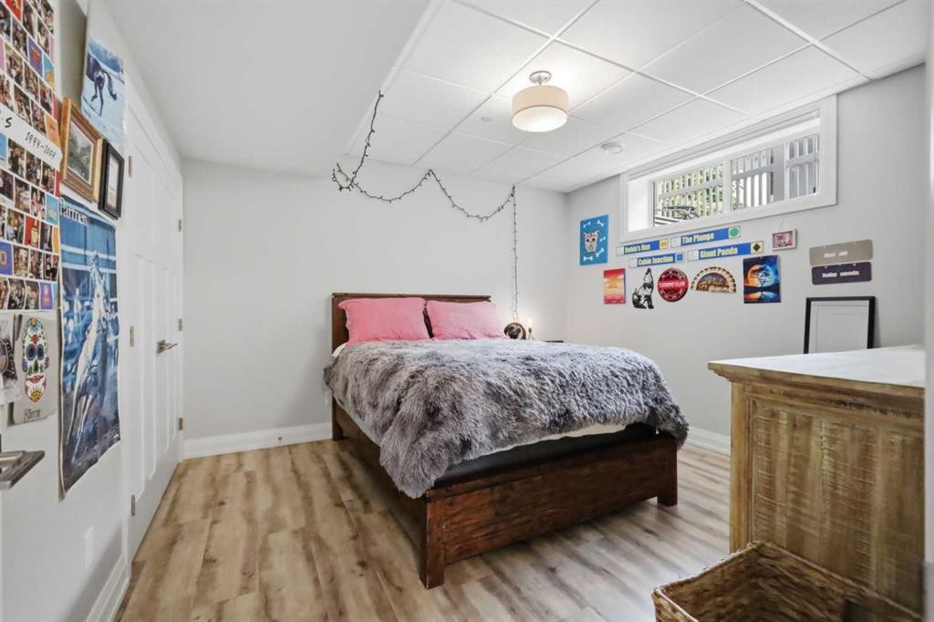 1 Meadow Close, Lacombe, AB - Indoor Photo Showing Bedroom