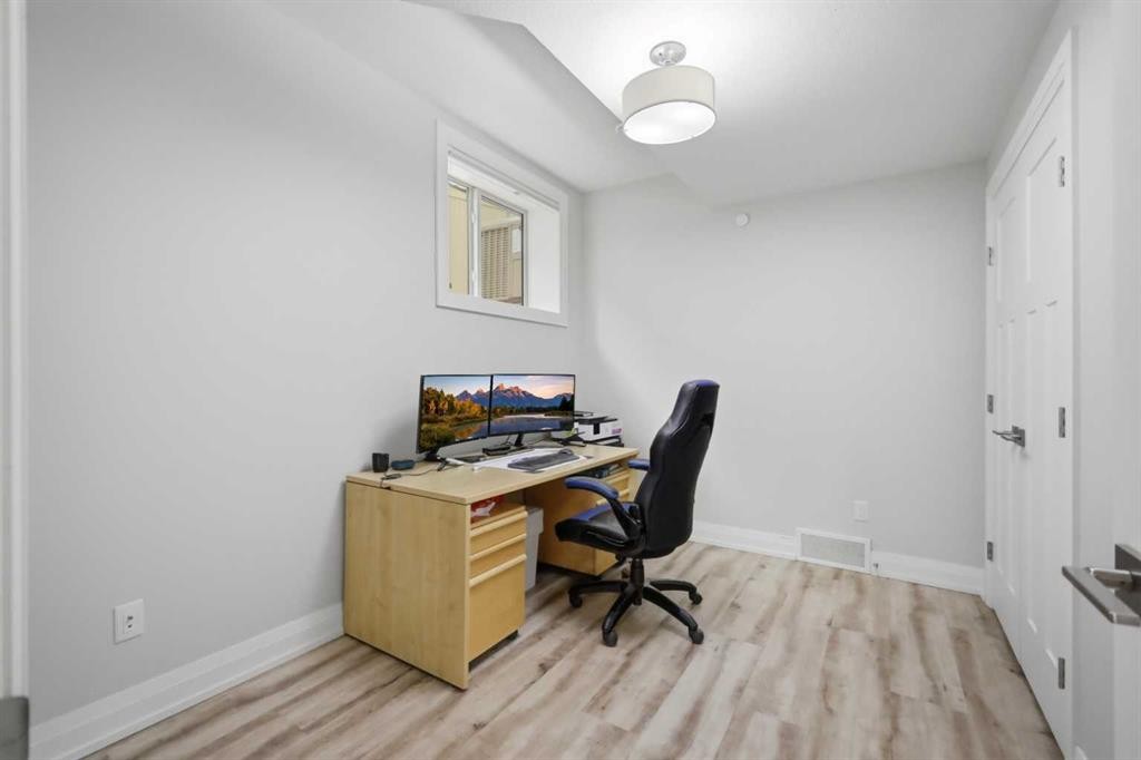 1 Meadow Close, Lacombe, AB - Indoor Photo Showing Office