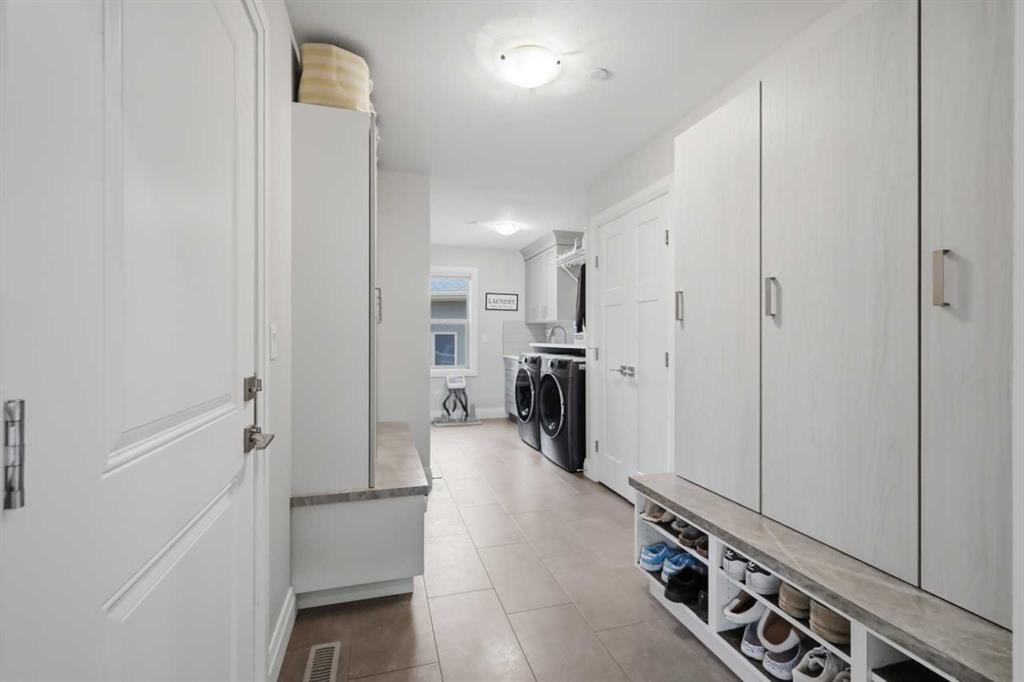 1 Meadow Close, Lacombe, AB - Indoor Photo Showing Laundry Room