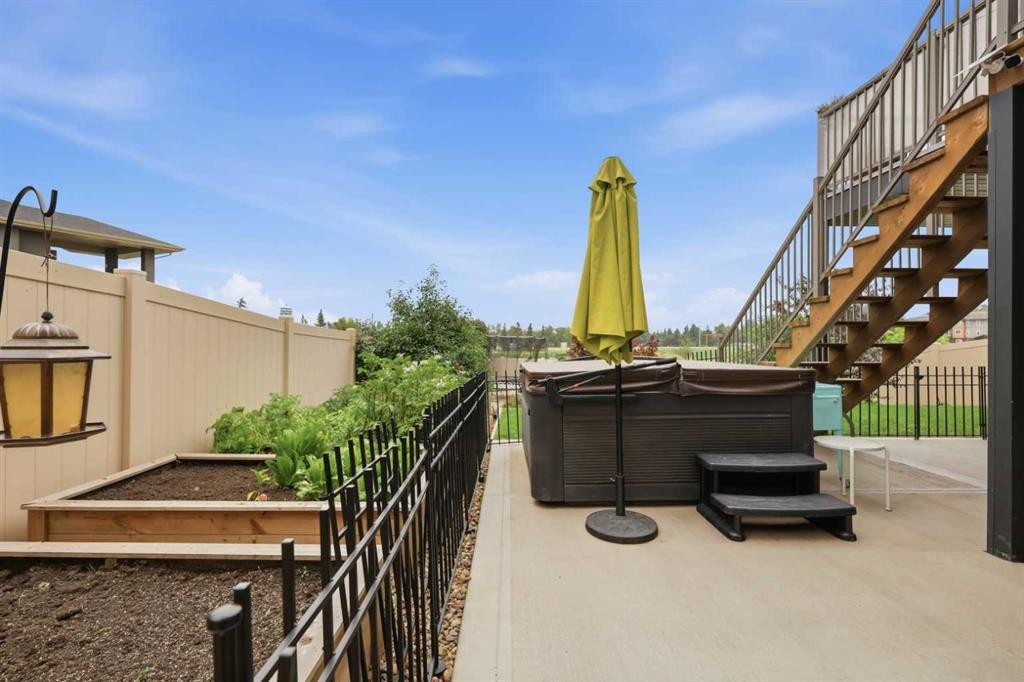 1 Meadow Close, Lacombe, AB - Outdoor With Exterior