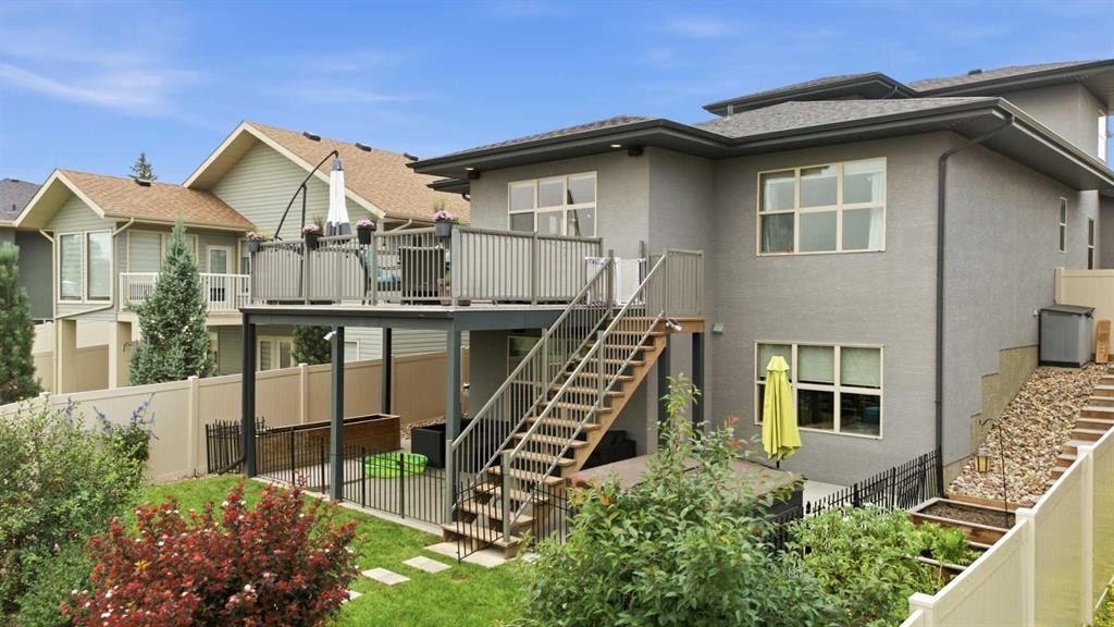 1 Meadow Close, Lacombe, AB - Outdoor