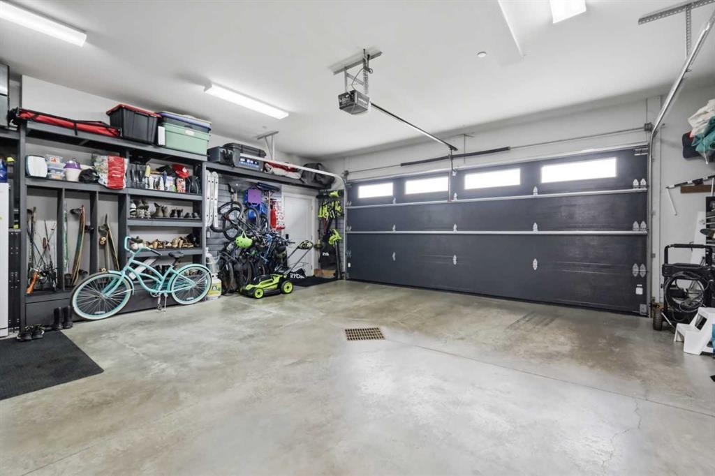1 Meadow Close, Lacombe, AB - Indoor Photo Showing Garage