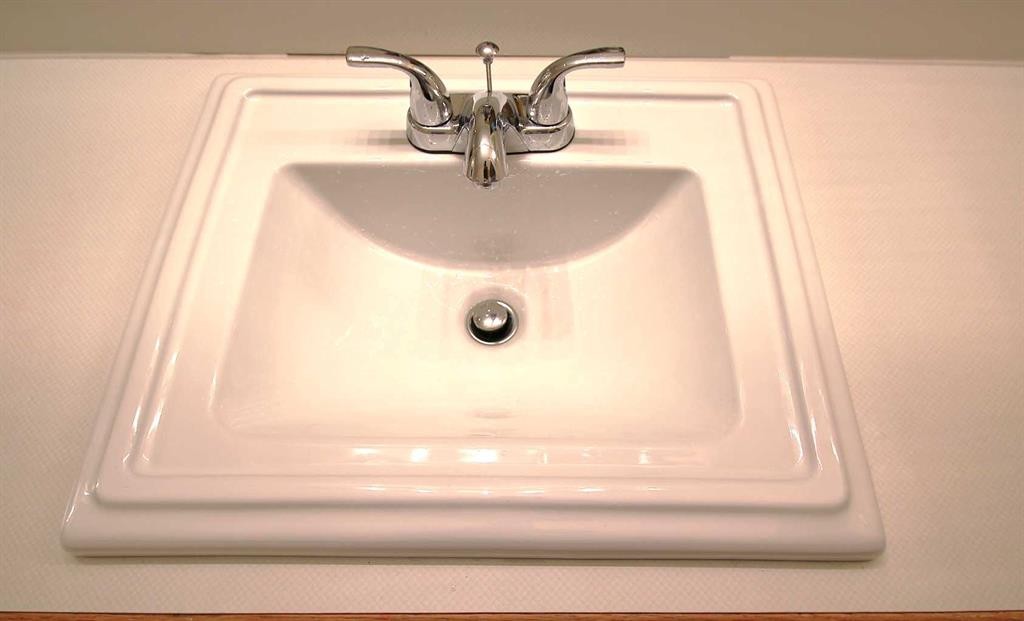 9 Greig Close, Red Deer, AB - Indoor Photo Showing Bathroom
