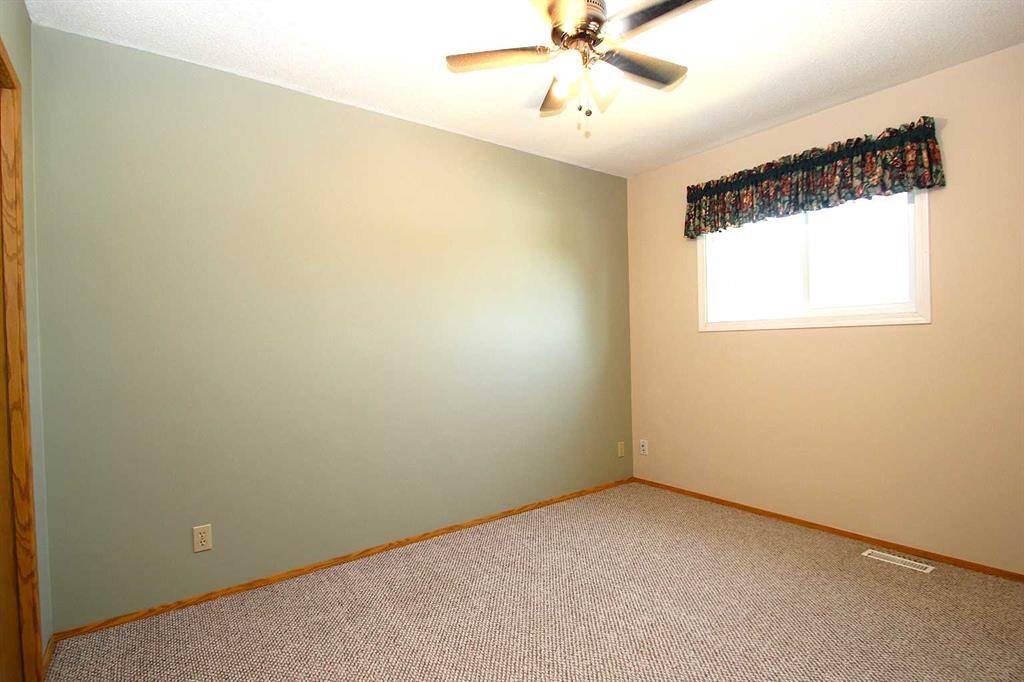 9 Greig Close, Red Deer, AB - Indoor Photo Showing Other Room