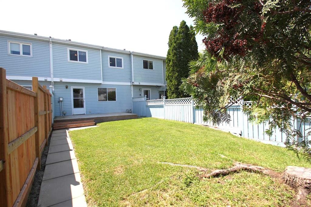 9 Greig Close, Red Deer, AB - Outdoor
