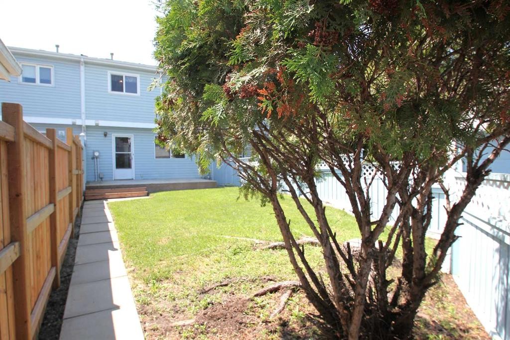 9 Greig Close, Red Deer, AB - Outdoor
