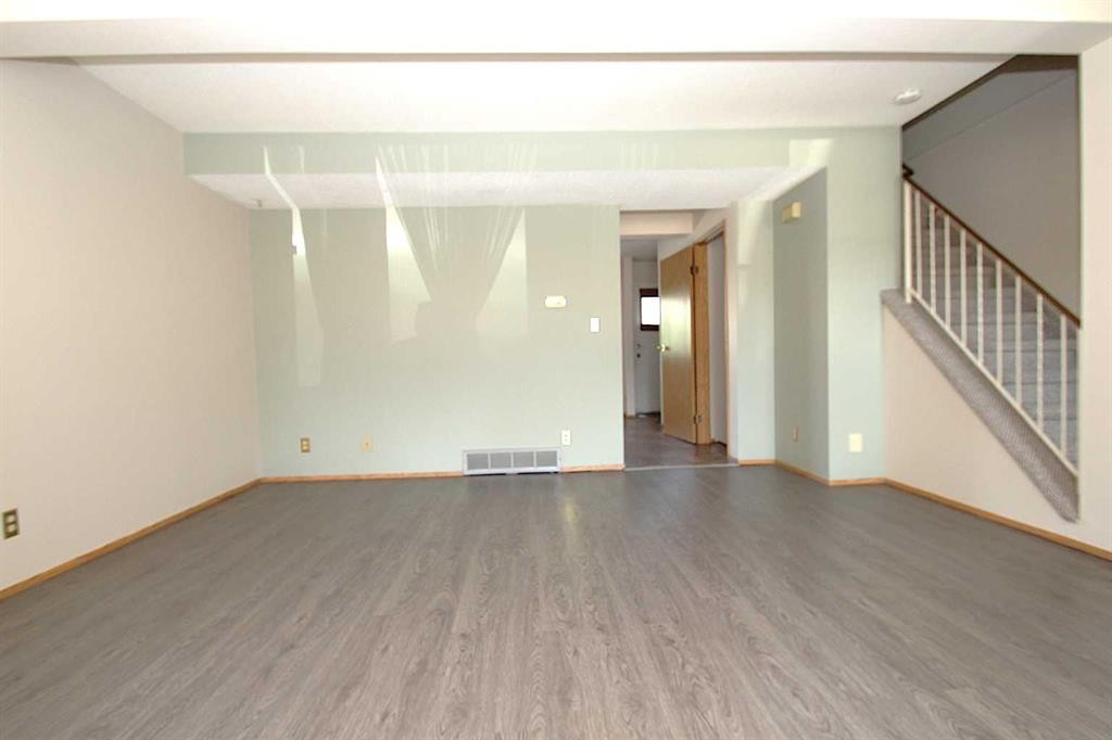 9 Greig Close, Red Deer, AB - Indoor Photo Showing Other Room