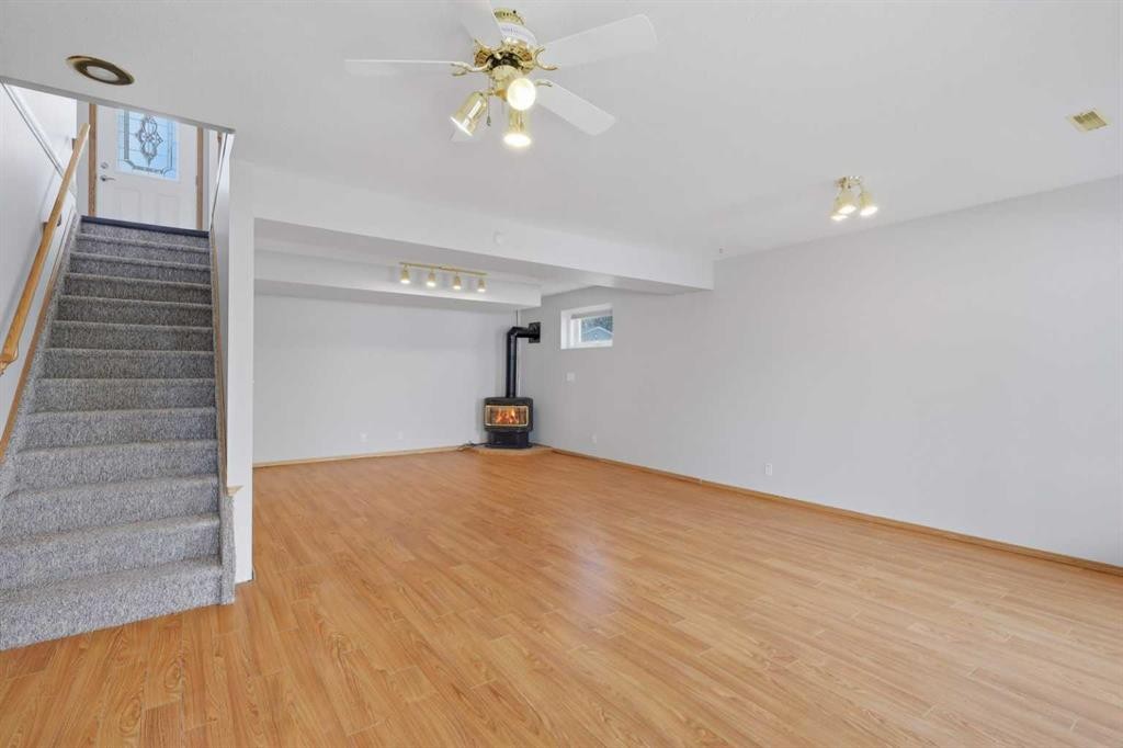 31 Palmer Close, Sylvan Lake, AB - Indoor Photo Showing Other Room