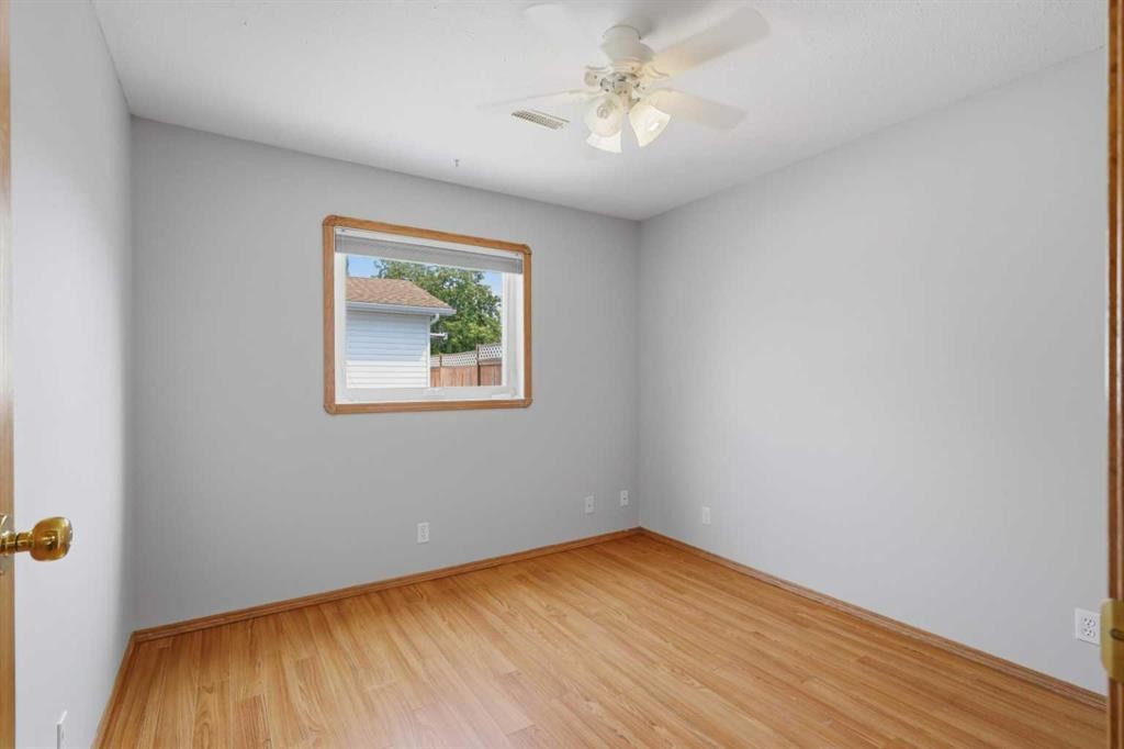 31 Palmer Close, Sylvan Lake, AB - Indoor Photo Showing Other Room