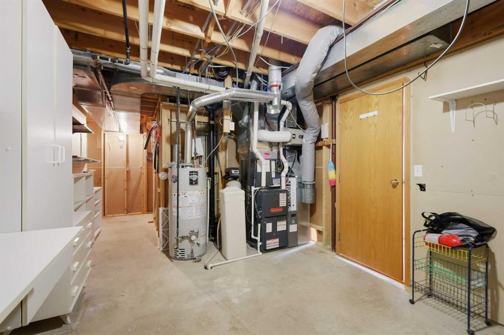 31 Palmer Close, Sylvan Lake, AB - Indoor Photo Showing Basement