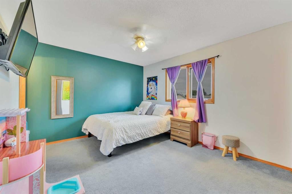 14 Eakins Crescent, Red Deer, AB - Indoor Photo Showing Bedroom