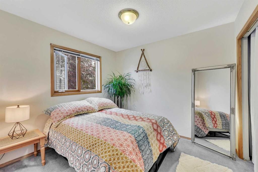 14 Eakins Crescent, Red Deer, AB - Indoor Photo Showing Bedroom