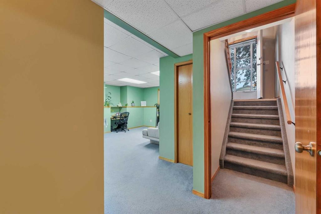 14 Eakins Crescent, Red Deer, AB - Indoor Photo Showing Other Room