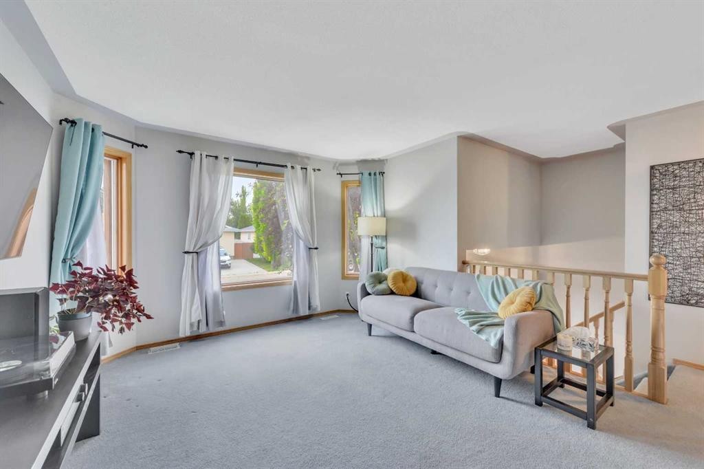 14 Eakins Crescent, Red Deer, AB - Indoor