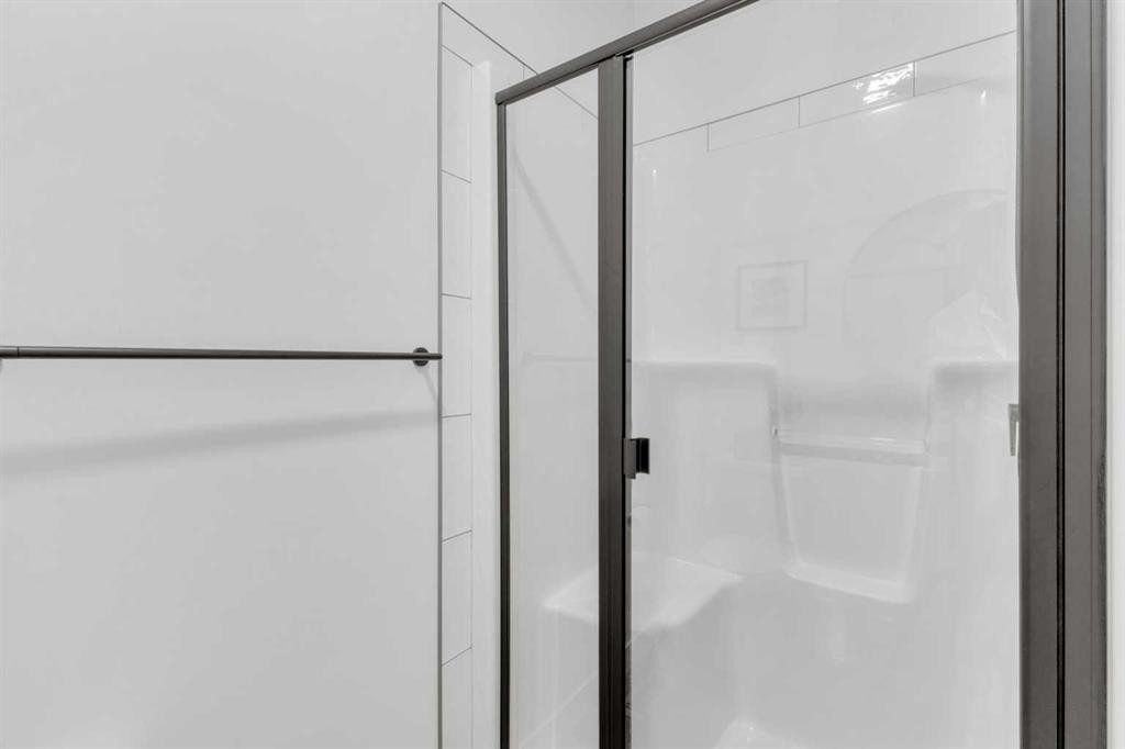 A-10 Evergreen Way, Red Deer, AB - Indoor Photo Showing Bathroom