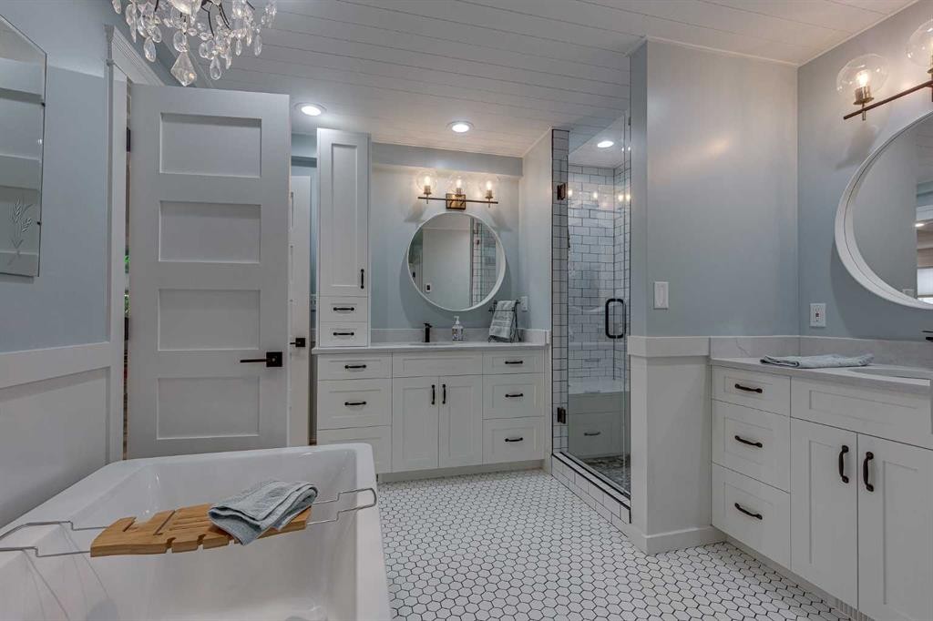 111 Selkirk Boulevard, Red Deer, AB - Indoor Photo Showing Bathroom